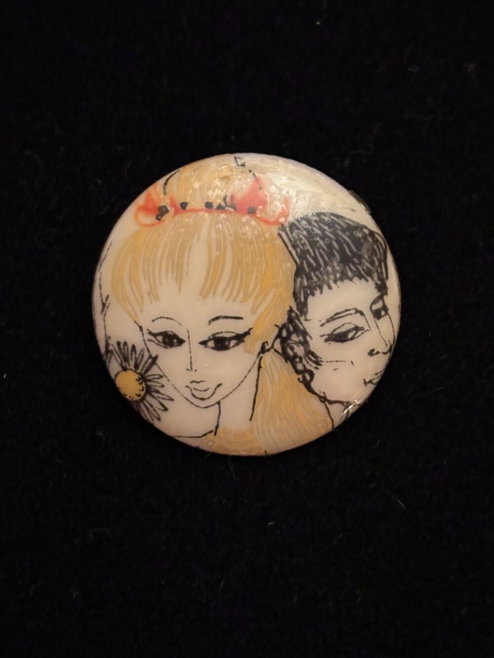Vintage 1960's Round Porcelain Groovy Couple Brooch Pin
